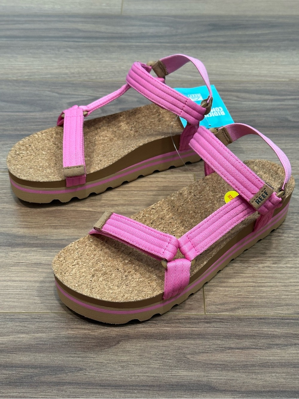 NEW Reef Cushion Rem Hi Sandal in Pink Size 10